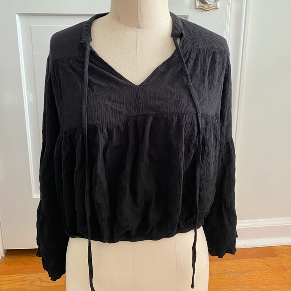 Black flowy top - Picture 2 of 3